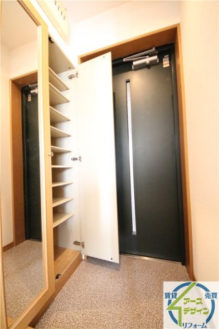 エメラ美苑IIの玄関