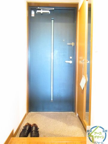 エメラ美苑IIの玄関