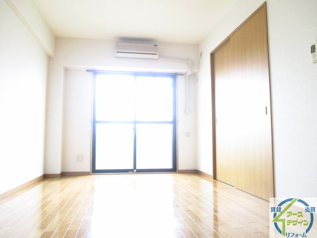 エメラ美苑IIの居間・リビング