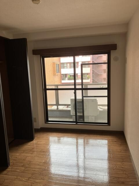 黒田救命堂ビルの居間・リビング