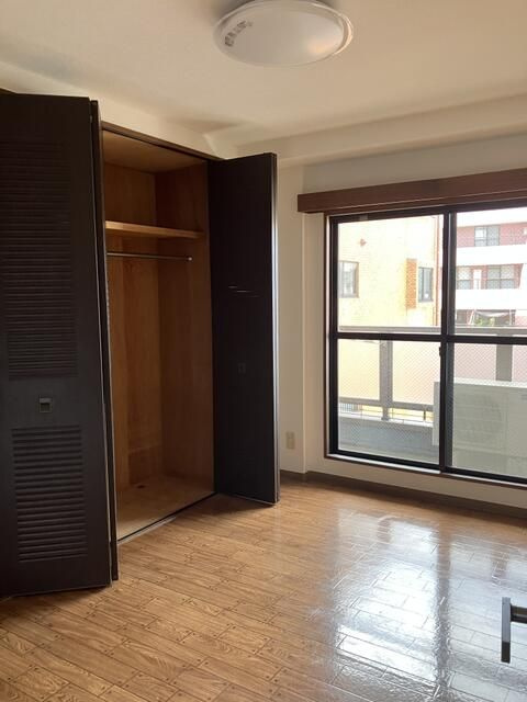 黒田救命堂ビルの居間・リビング