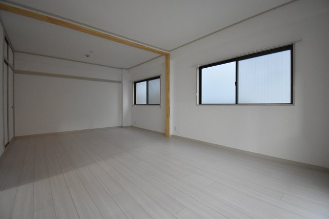 ハイツヒサシの居間・リビング