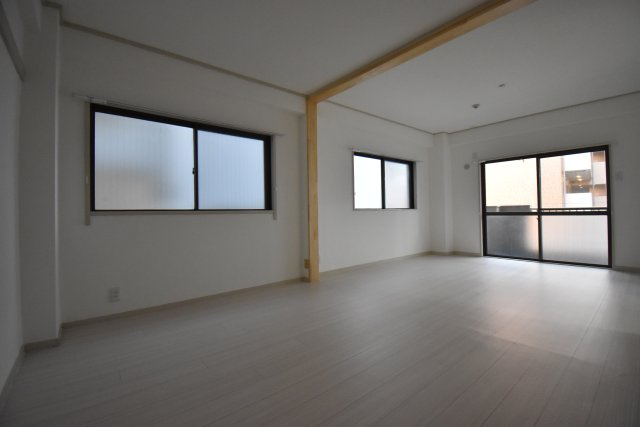 ハイツヒサシの居間・リビング