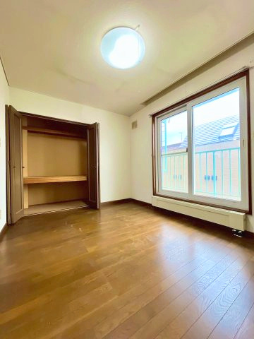 花川南7条1丁目の洋室