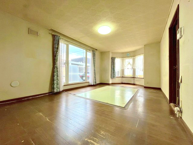 花川南7条1丁目の居間・リビング