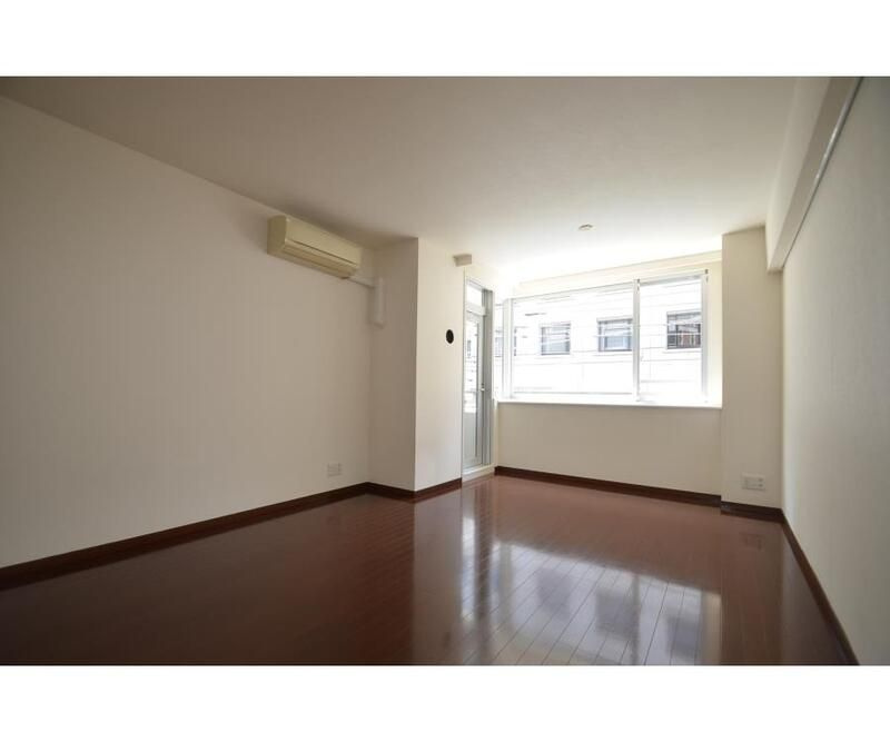 グランブリエ横濱山下公園３０２の居間・リビング