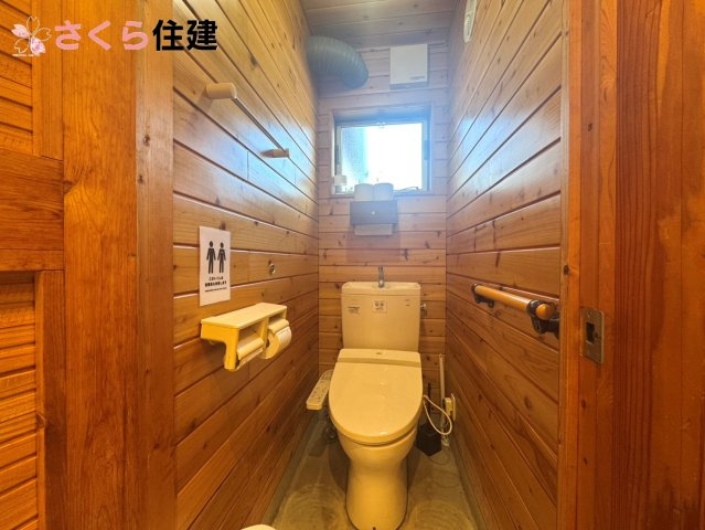 益子町店舗戸建のトイレ|男性トイレ