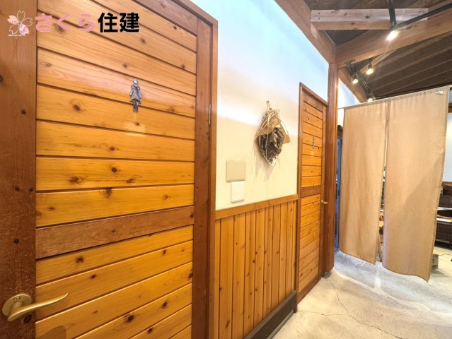 益子町店舗戸建のトイレ|トイレ入口