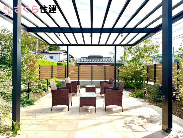 益子町店舗戸建のその他|テラス席の家具もあります