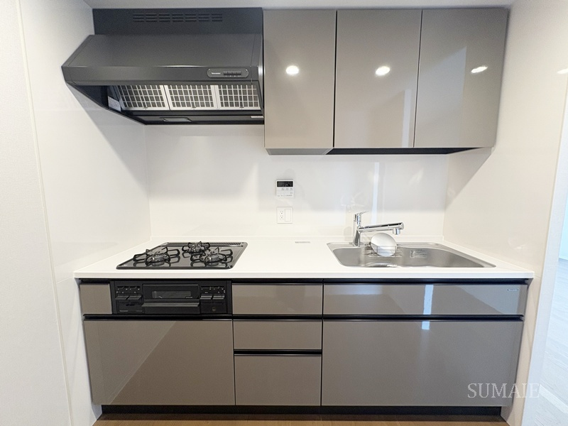 ロイヤルパークス赤羽ノースのキッチン|３口コンログリル付きキッチンです☆