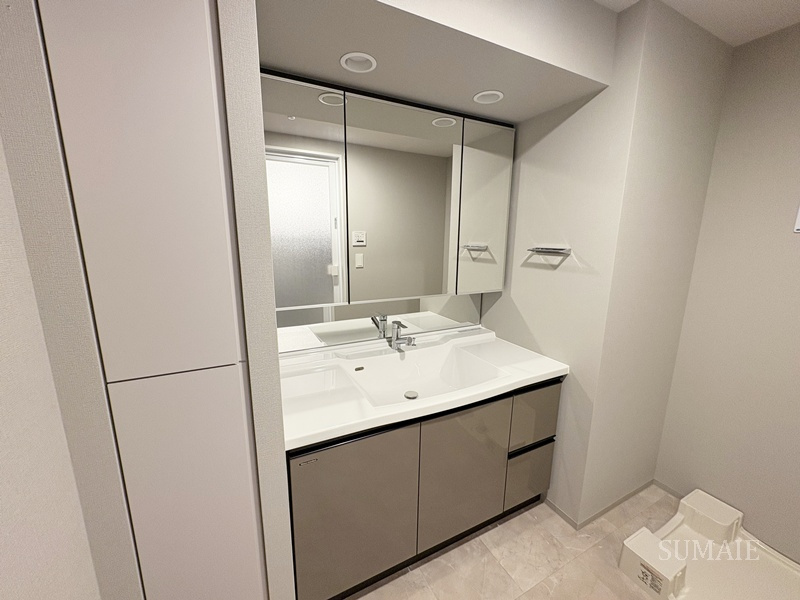 ロイヤルパークス赤羽ノースの独立洗面台|ゆったりとスペースのある洗面所☆