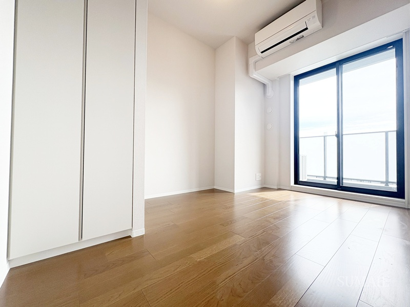 ロイヤルパークス赤羽ノースの寝室|落ち着いた色調の寝室です☆