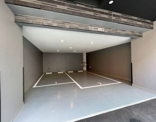 プレサンスブルーム浅草Northの駐車場