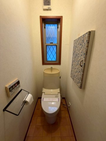 【トイレ】 | 駅徒歩10分♪車２台3LDK＋S＋ロフト、ウッドデッキ