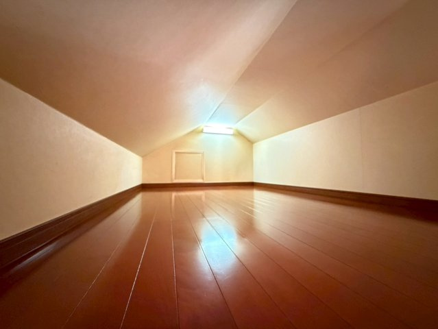 【収納】 | 駅徒歩10分♪車２台3LDK＋S＋ロフト、ウッドデッキ | 勾配天井ロフト