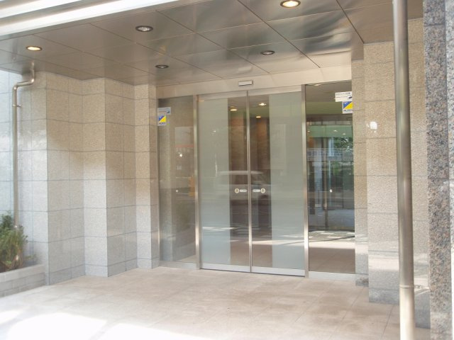 コンフォリア板橋仲宿のエントランス