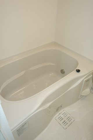 コンフォリア西尾久の浴室