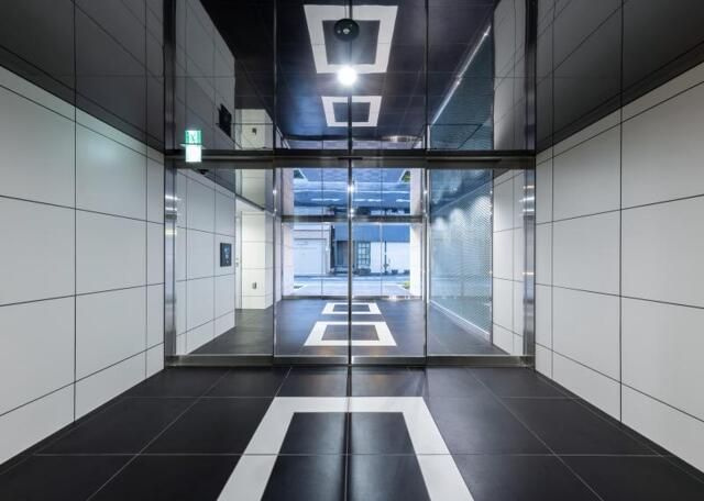 ジェノヴィア南千住Ⅳスカイガーデンのエントランス