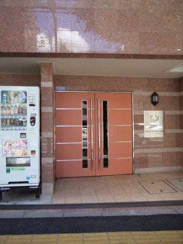 プリズムスクエア本駒込のエントランス