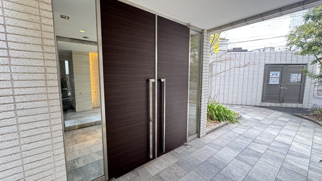 ガーデニアフラッツのエントランス