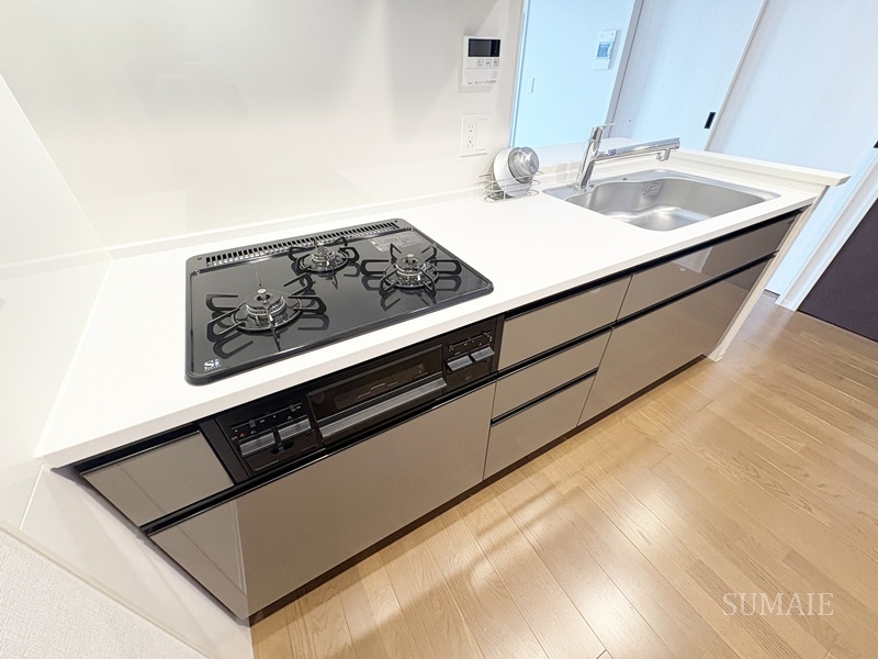 ロイヤルパークス赤羽ノースのキッチン|３口コンログリル付きキッチンです☆