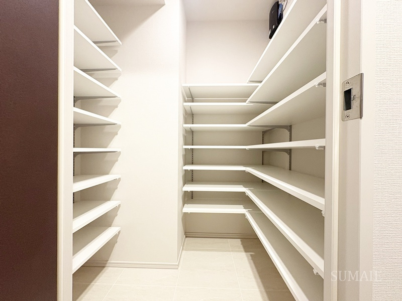 ロイヤルパークス赤羽ノースの収納|シューズインクローゼット☆