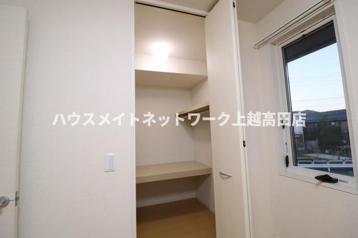 メゾン・レスポワールの収納|ウォークインクローゼット（参考同型202号室室内写真）