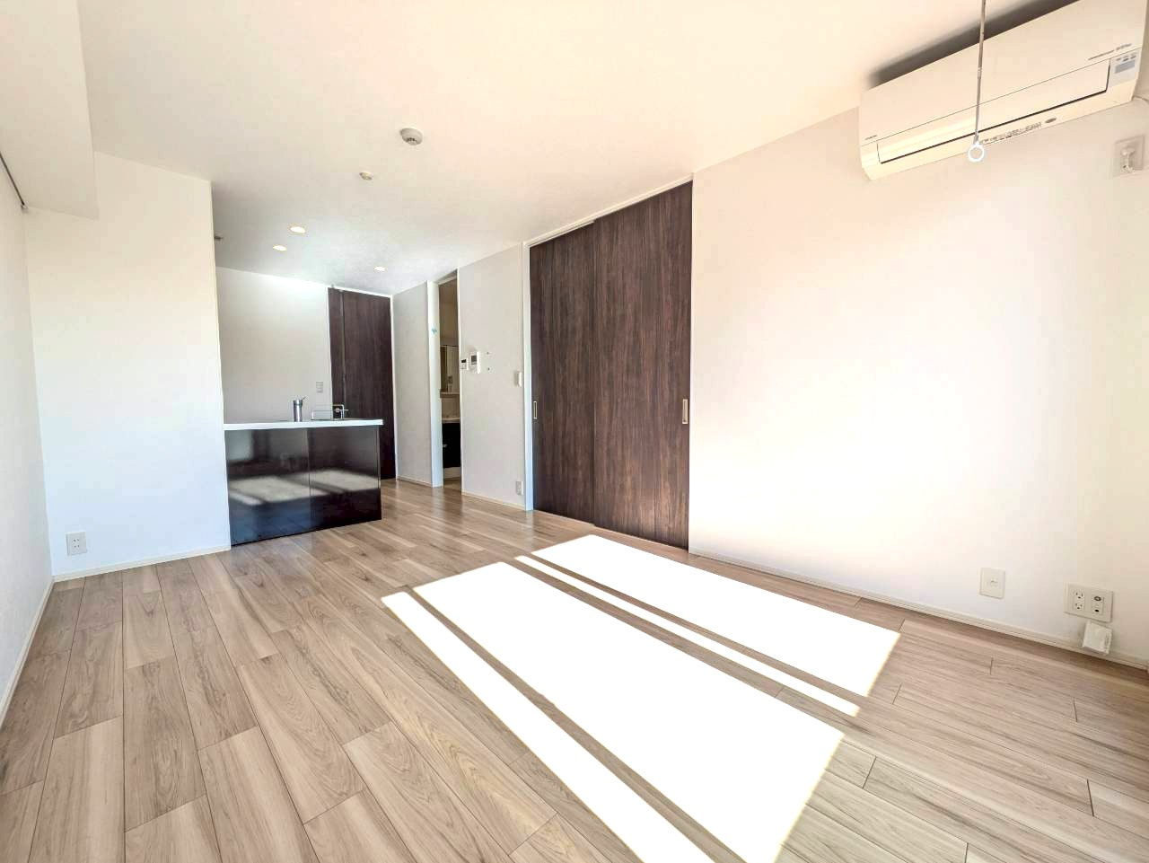 さいたま市浦和区岸町３丁目の賃貸マンションの居間・リビング