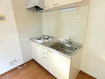 【キッチン】 | パレスもみじ | ２口ガスコンロのシステムキッチン。