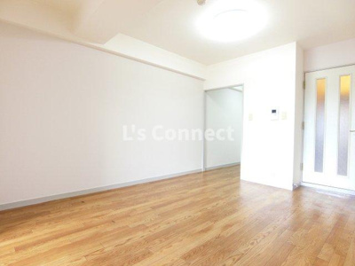 【居間・リビング】 | 朝日プラザ幸町南アペックスシティ２番館 | ６．８帖のリビングスペース。