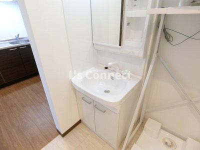 【洗面所】 | シャノワール岩沼 | 朝の支度もスムーズな独立洗面台。