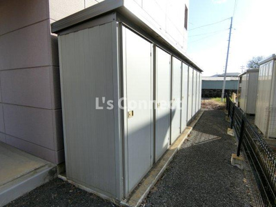 【その他共用部分】 | ラ・ジュルネ | 外物置にはタイヤを収納できます。