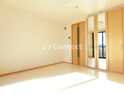 【内装】 | ラ・ジュルネ | 明るい色合いの内装です。