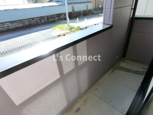 【バルコニー】 | ラ・ジュルネ | 晴れた日には洗濯物もたくさん干せます。