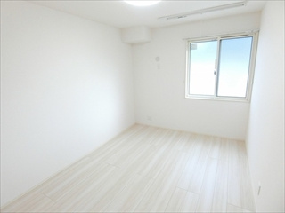 広島市安佐北区亀山２丁目のアパートの寝室|室内物干しあり