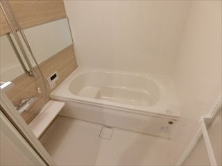 広島市安佐北区亀山２丁目のアパートの浴室|追い焚きあり