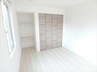 広島市安佐北区亀山２丁目のアパートの収納|大型クローゼット