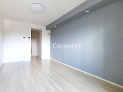 【居間・リビング】 | ルミエールＡ | アクセントクロス仕様の洋室です。