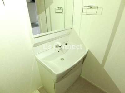 【洗面所】 | ルミエールＡ | 朝の支度もスムーズな独立洗面台。