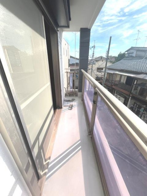 【バルコニー】 | 永楽荘２丁目戸建 | 開放的で明るい空間を演出してくれるバルコニーです