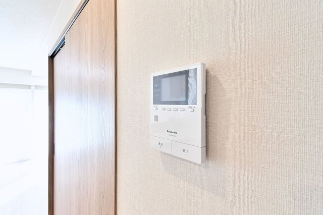 【防犯設備】 | ビレッタ百道 | TVモニタ付ドアホンで安心・安全にお過ごしいただけます