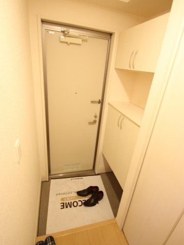 ファミールひばりの玄関