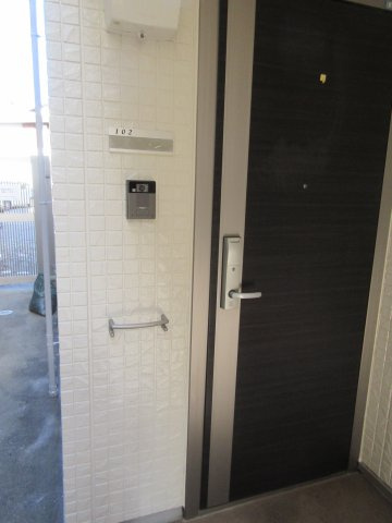 ファミールひばりの玄関