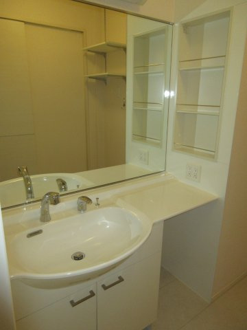 ファミールひばりの独立洗面台