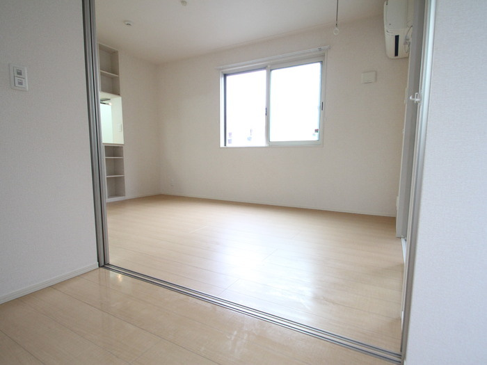 ファミールひばりの居間・リビング