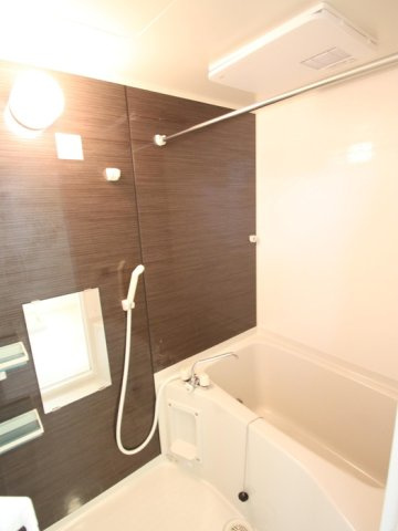 ファミールひばりの浴室