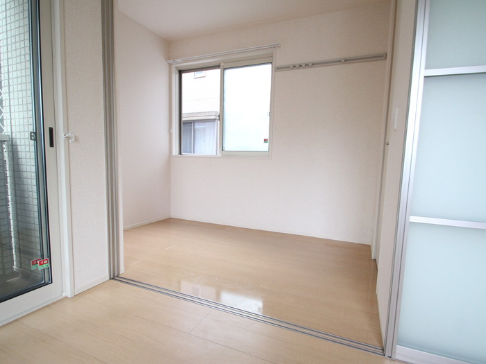 ファミールひばりの洋室