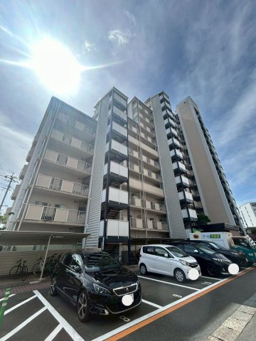 【外観】 | 日商岩井リバーサイドマンションA棟 | 14階建てマンションの8階のお部屋。学校が近く、徒歩圏内にスーパー等もあり生活しやすいエリアです