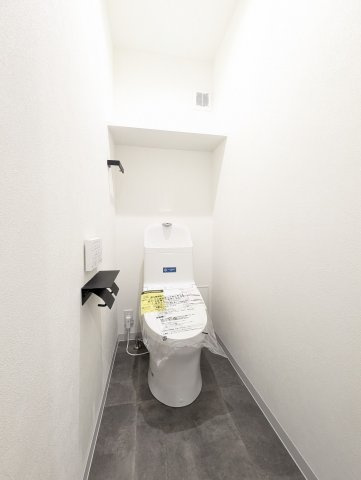 【トイレ】 | 日商岩井リバーサイドマンションA棟 | いつも綺麗に清潔に！ウォッシュレット付きトイレです