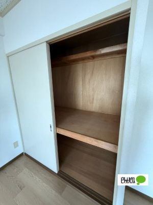 【収納】 | コーポ一葉 | 玄関側洋室収納